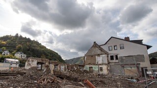 Am Montagabend diskutieren Experten, Politiker und Flutopfer im Ahrtal darüber, dass nach der Flutkatastrophe keine Anklage erhoben wird.