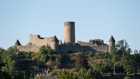 Die Nürburg im Abendlicht.