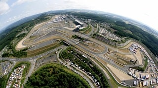 Die Luftaufnahme aus dem Jahr 2007 zeigt die Grand-Prix-Strecke auf dem Nürburgring. 