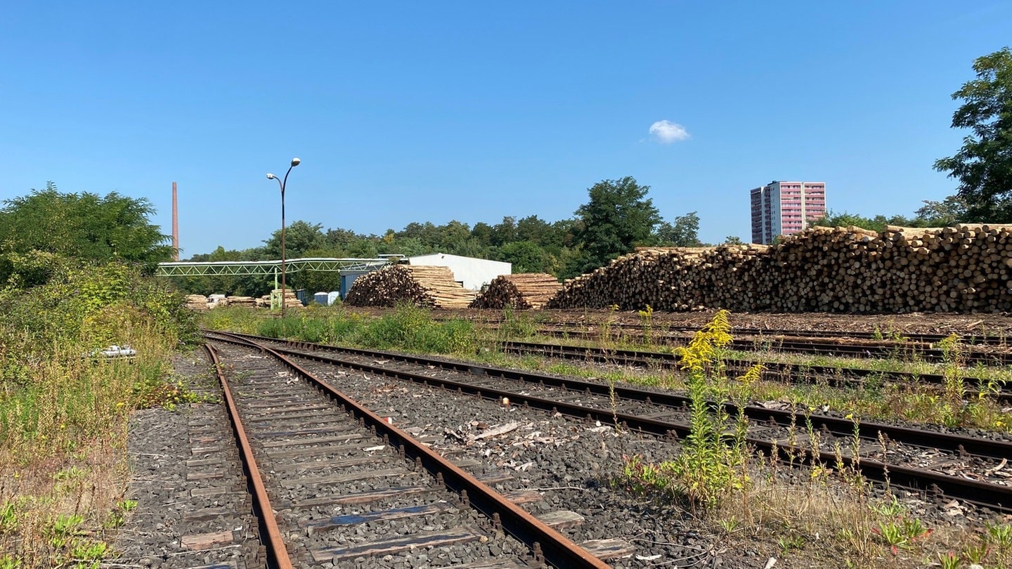 Gleise auf dem stillgelegten ehemaligen Rasselstein-Gelände in Neuwied