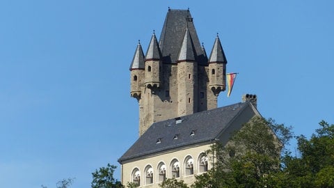 Die Burg in Nassau an der Lahn: Die Stadt will eine Städtepartnerschaft mit Nassau auf den Bahamas eingehen.