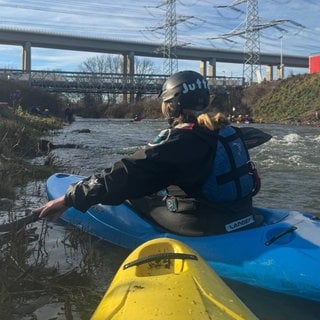 17 Teilnehmer im Alter von 11 bis 60 haben das WassAHR-Projekt des Wassersportvereins Sinzig erfolgreich absolviert. Sie paddelten per Kanu von Walporzheim nach Bad Bodendorf.