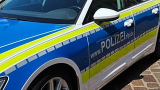 Polizeiauto: Die Polizei in Montabaur sucht nach einem vermissten Mann aus Bad Ems