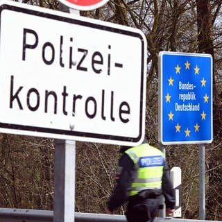 Grenzschild bei Neulauterburg und Lauterbourg mit dem Schild Polizeikontrolle