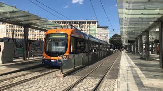 Straßenbahn am Berliner Platz