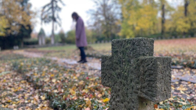 Lenya auf Speyerer Friedhof (Foto: SWR)