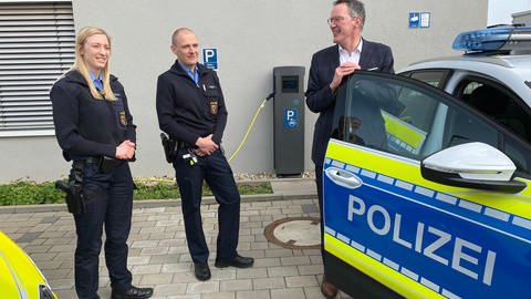 E-Streifenwagen bei der Polizei Landau