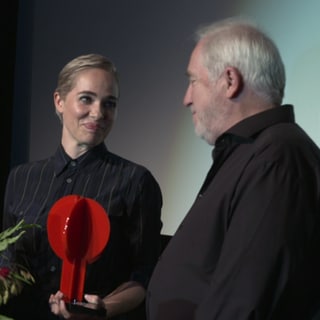 Schauspielerin Verena Altenberger hat den Preis für Schauspielkunst bekommen