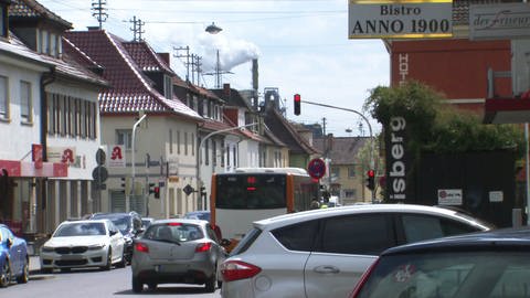 Die Hauptstraße in Oppau - auch hier sollen Monteurswohnungen sein