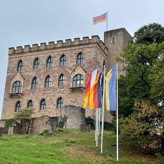 Außenansicht vom Hambacher Schloss