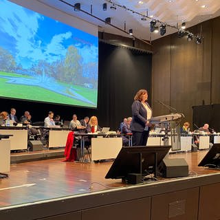 OB Jutte Steinruck bei der Sitzung des Hauptausschusses  der Stadt Ludwigshafen