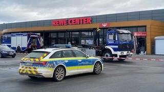 Geldautomatensprengung in Ludwigshafen Rheingönheim Polizeiauto am Tatort