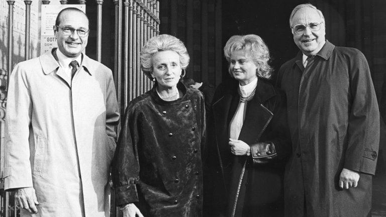 Helmut Kohl, seine Frau Hannelore, Jacques Chirac und seine  Frau Bernadette de Coursel