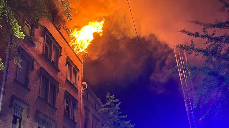 Brand in Dachgeschosswohnung in Landau in der Nacht zum 10.5.2023