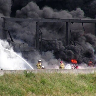 Am 22.6.2013 war in einer Lagerhalle auf der Parkinsel in Ludwigshafen ein Großbrand ausgebrochen. 