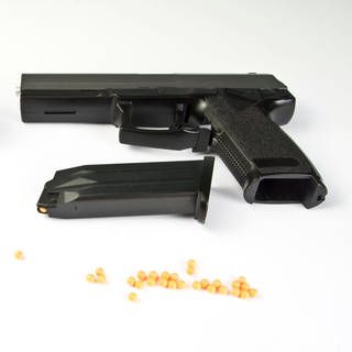 schwarze Spielzeugpistolen