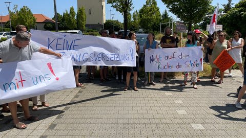 Demo Förderschule in Neustadt gegen Zwangsversetzung