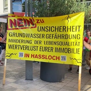 In Neustadt an der Weinstraße protestierten Gegner einer geplanten Geothermie-Anlage.