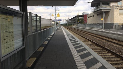 Leerer Bahnsteig in Frankenthal