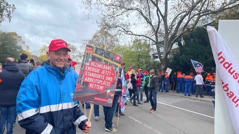 Menschen bei Demo