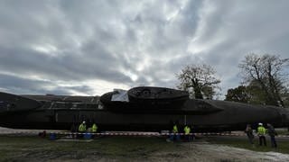 In Speyer liegt ein U-Boot auf der Seite