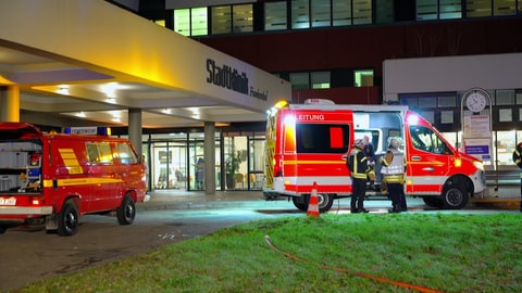 In einem Zimmer der Stadtklinik Frankenthal ist am Montagabend ein Feuer ausgebrochen.