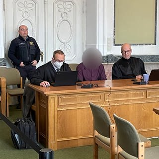 Der Angeklagte vor dem Landgericht in Landau