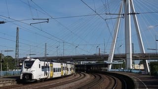 Die S6 verläßt den Hauptbahnhof Ludwigshafen in Richtung Mainz