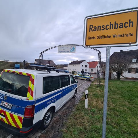 Polizei ermittelt nach mutmaßlichem Mord in Ranschbach im Kreis Südliche Weinstraße
