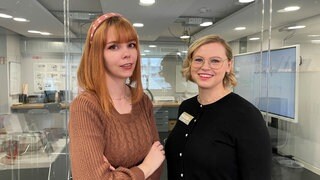 Annabell Huwig und Karina Arena von der Stadtbibliothek Ludwigshafen