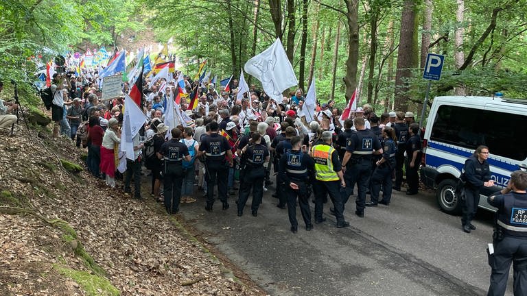 Demonstration und Gegendemo in Neustadt Hambach am 19. Mai 2024