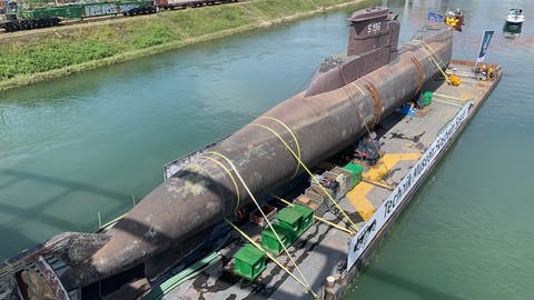 U-Boot U17 wird transportiert