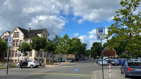 Parken auf dem Wurstmarktplatz in Bad Dürkheim kostet Geld
