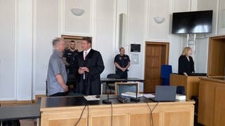 Der angeklagte 57-Jährige aus Neustadt vor dem Urteil (Quelle: SWR)