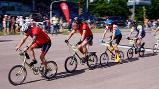 Der Kalmit-Klapprad-Cup feiert das Faltrad - ein Symbol der 1970er Jahre.