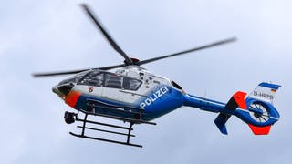 Auch ein Polizeihubschrauber war bei der Suche nach der Seniorin aus Bellheim im Einsatz