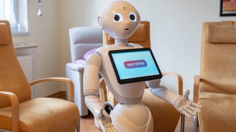 Roboter "Pepper" in einer Tagespflegeeinrichtung in Ludwigshafen