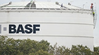 Produktionsanlage der BASF in Ludwigshafen. Die BASF schließt weitere Schließungen nicht aus.