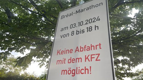 Hinweisschild für den ersten Marathon in Landau