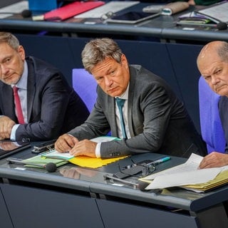 Das ist Geschichte: Die Ampel rund um Christian Lindner (FDP), Frank Habeck (Grüne), Olaf Scholz (SPD) - v.l.