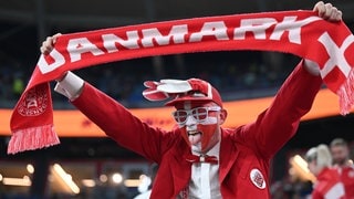 Zu Beginn der Fußball-EM kommen rund 1.000 dänische Fans auf den Campingplatz Bad Dürkheim. Dort lädt der dänische Fußballverband DBU ins "Camp Denmark" ein.