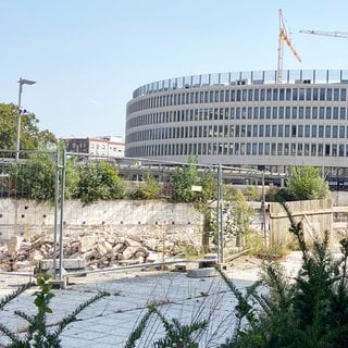 Die Dauerbaustelle am Berliner Platz in Ludwigshafen: Jetzt hat der neue Investor seine Pläne für das Gebäude, das dort entstehen soll, vorgestellt