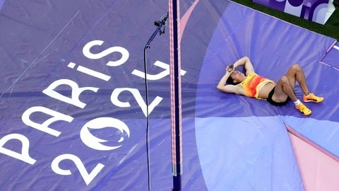 Oleg Zernikel im Stabhochsprung-Finale bei den Olympischen Spielen in Paris.