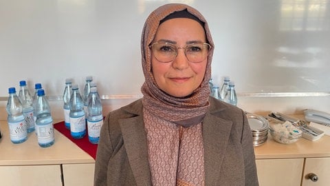 Krankenschwester Fatma Tastan. Sie arbeitet auch als muslimische Seelsorgerin und hofft, künftig mehr Muslime von der Organspende zu überzeugen.