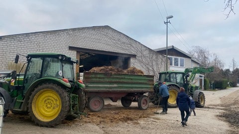 Biolandwirt Sinn aus Rheingönheim verkauft Gemüse. Direkt nebenan betreibt der Reitclub Südwest einen Reitstall samt Koppel. Das Neubaugebiet bedroht ihre Existenz.