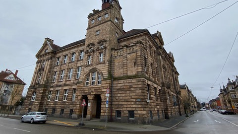 Die Nordringschule in Landau. Mehrere Jugendliche haben hier offenbar einen Angriff auf ihre Mitschüler geplant. Polizei und Staatsanwaltschaft ermitteln. Das Wichtigste: Es besteht aktuell keine Gefahr.