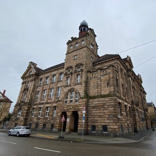 Die Nordringschule in Landau. Mehrere Jugendliche haben hier offenbar einen Angriff auf ihre Mitschüler geplant. Polizei und Staatsanwaltschaft ermitteln. Das Wichtigste: Es besteht aktuell keine Gefahr.