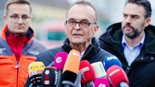 Der damalige Landrat Fritz Brechtel (CDU) bei einer seiner täglichen Presserunden, Germsheim 2020