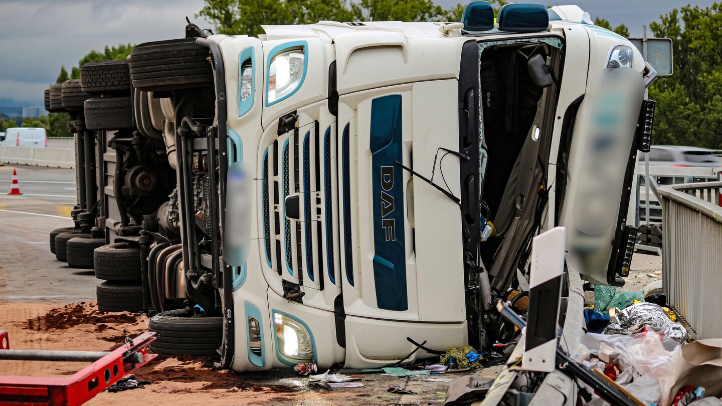 Schiersteiner Brücke Nach Lkw-Unfall Einspurig Befahrbar