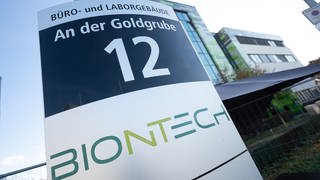 Los geht die Besuchsreise bei Biontech in Mainz